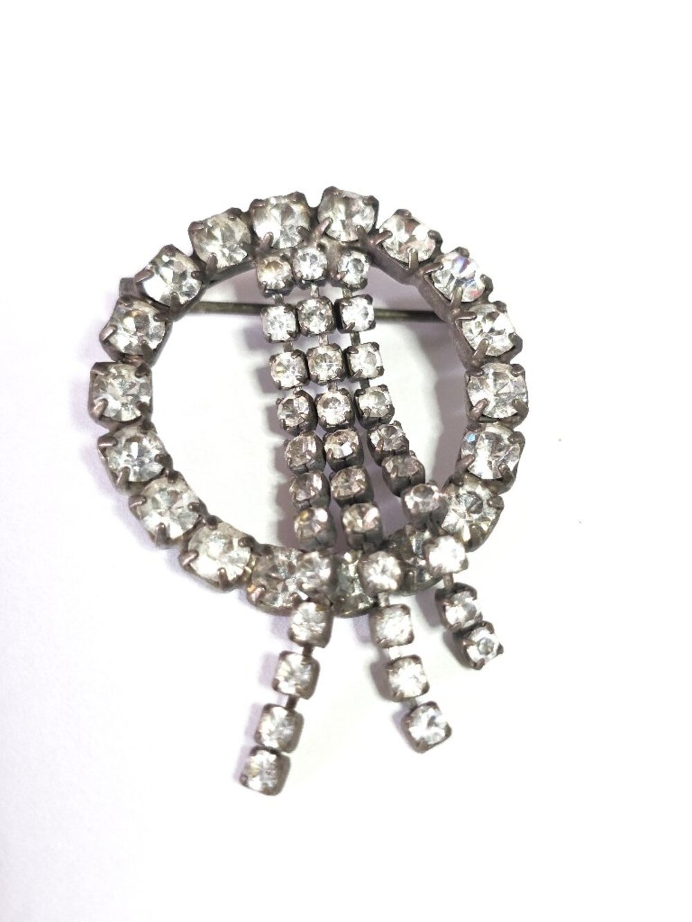 Vintage rhinestone wreath brooch with dangles